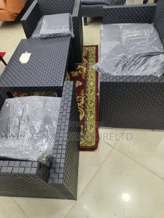 Outdoor Chair 4 Seater (With Table) Plastic · Photo 1