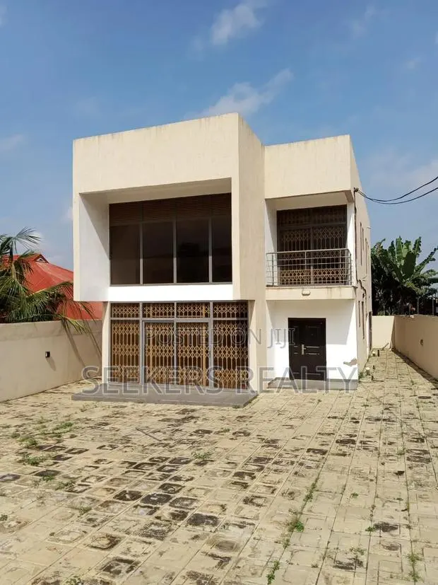 5bdrm House in Seekers Realty, Oyarifa Mall Area for sale · Photo 1