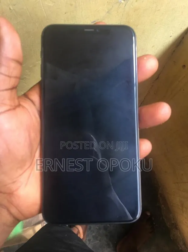 Apple iPhone 11 Pro Max 256 GB Gray · Photo 1