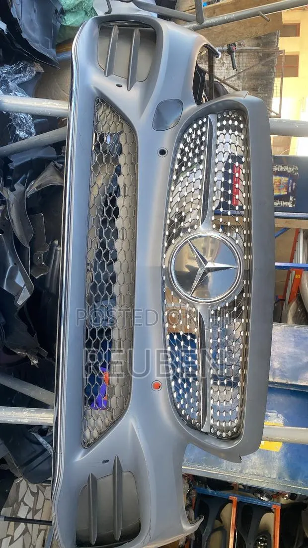 C300 Front Bumper 2019-2020 · Photo 1