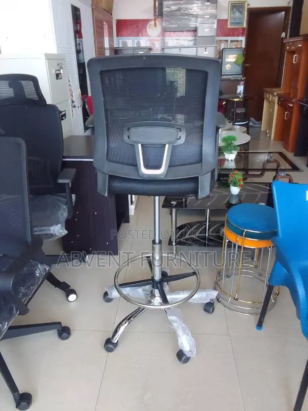 Counter Chair · Photo 1