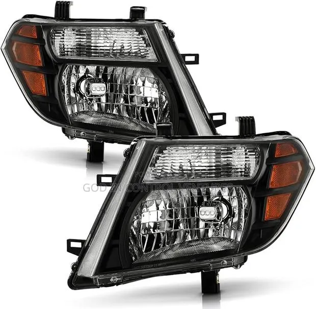 Nissan Pathfinder 2012 Headlight · Photo 1