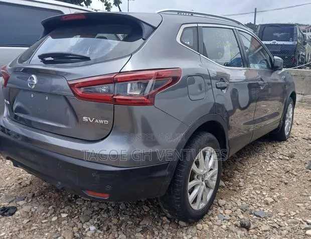 Nissan Qashqai 2023 Gray · Photo 1