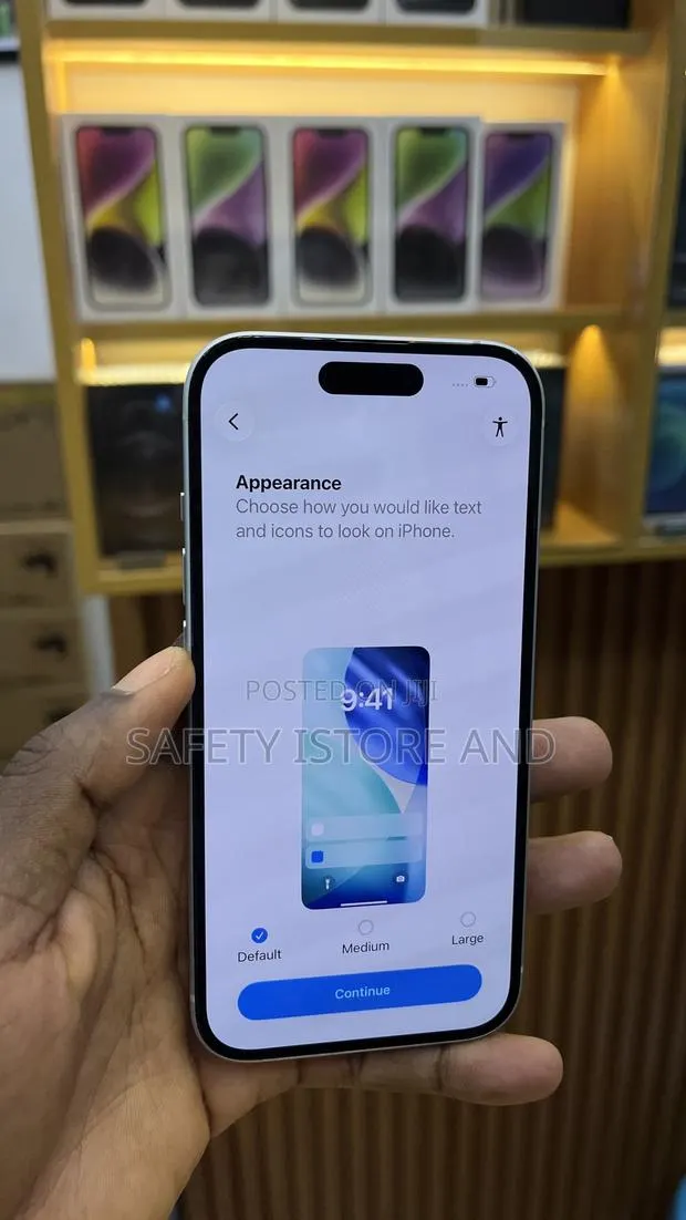 New Apple iPhone 15 256 GB Blue · Photo 1