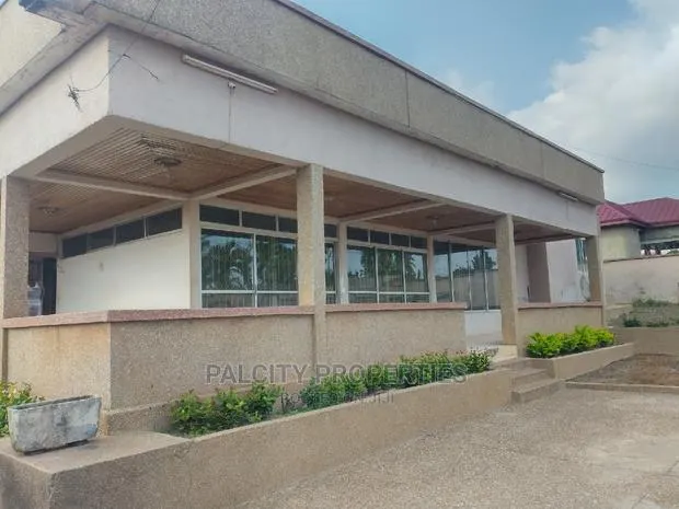 5bdrm House in Atasamanso, Kumasi Metropolitan for rent · Photo 1
