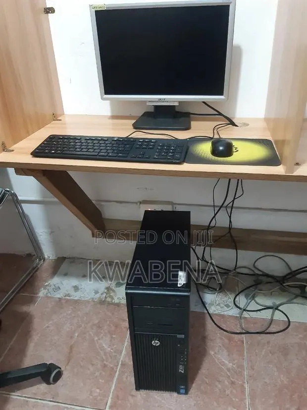 Desktop Computer HP Z420 16GB Intel Xeon SSD 256GB · Photo 1