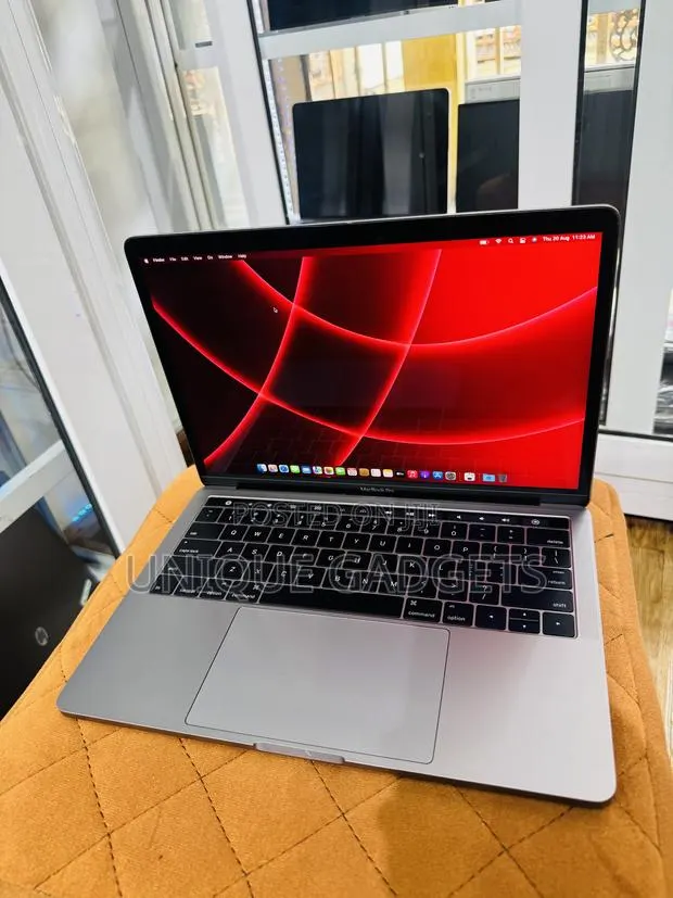 Laptop Apple MacBook Pro 2016 8GB Intel Core i5 SSD 512GB · Photo 1