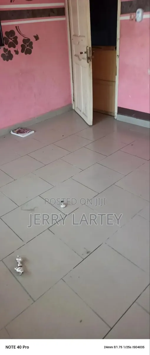 1bdrm Apartment in Dansoman Exhibition for rent · Photo 1