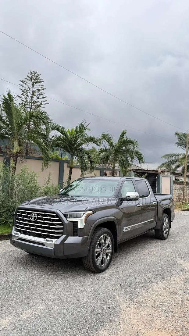 New Toyota Tundra Capstone CrewMax 4WD SB w/5.5' Bed (Hybrid) 2025 Gray · Photo 1