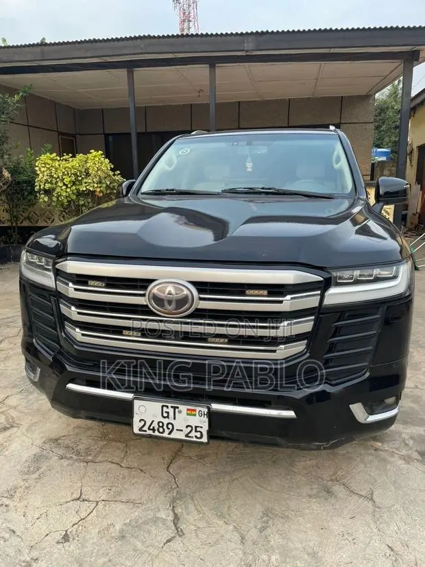 Toyota Landcruiser V8 for Rent · Photo 1