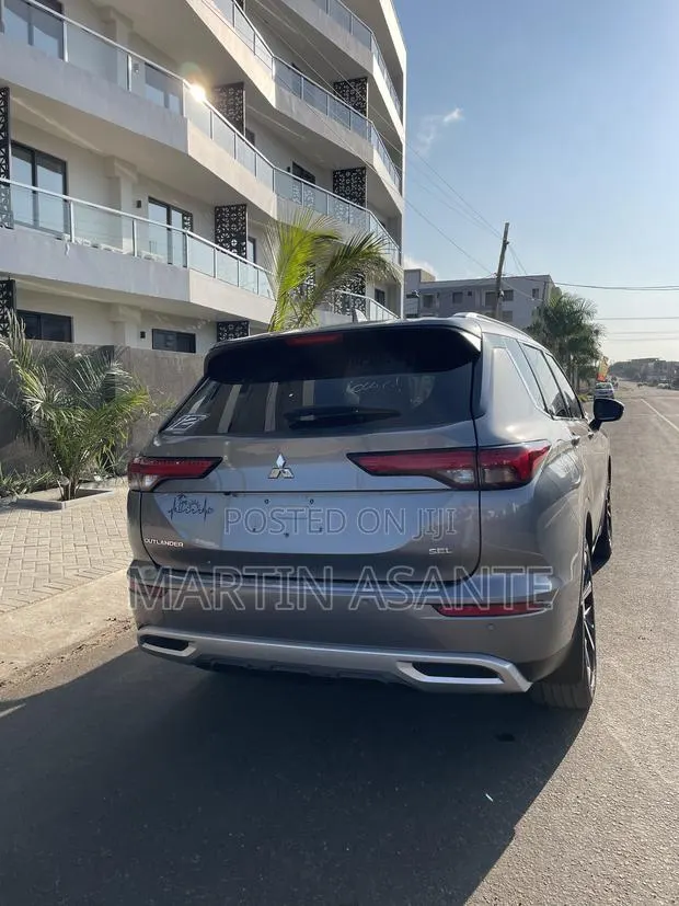 Mitsubishi Outlander SEL Launch Edition 2022 Gray · Photo 3