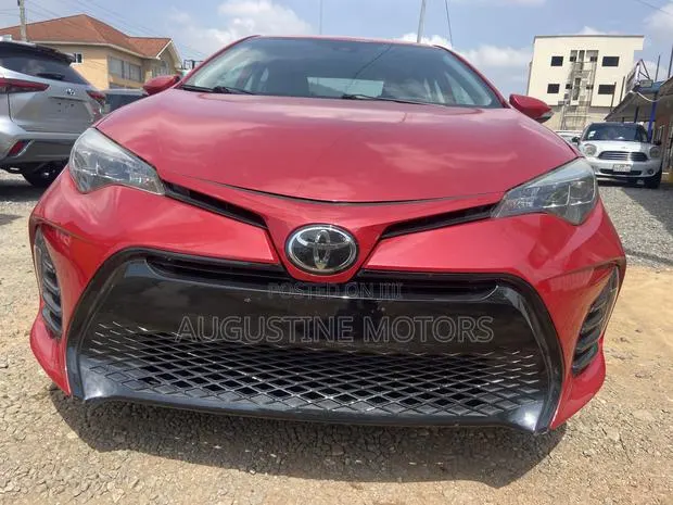 Toyota Corolla SE (1.8L 4cyl 2A) 2018 Red · Photo 1