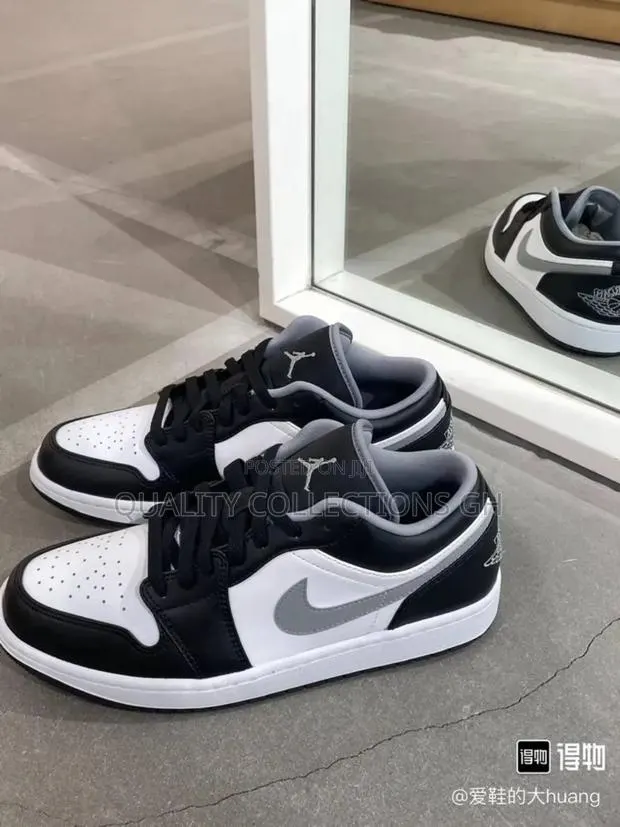 Jordan 1 Low Smoke Grey · Photo 1