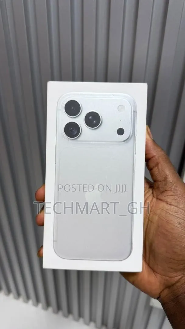 New Apple iPhone 18 Pro Max 2 TB Silver · Photo 1