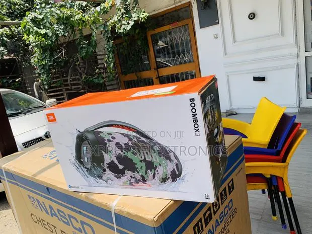Ultra Modern JBL Boombox 3 Black Portable Bluetooth Speaker Massive · Photo 1