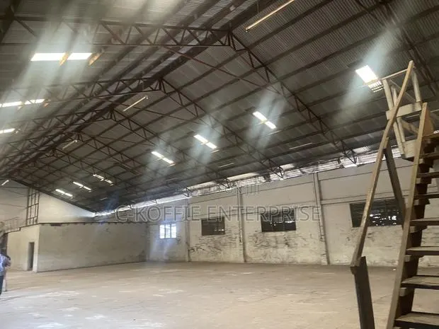 1200 SQM Warehouse at Achimota · Photo 1
