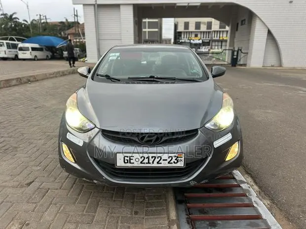 Hyundai Elantra GLS Sedan FWD (1.8L 4cyl 6M) 2013 Gray · Photo 1