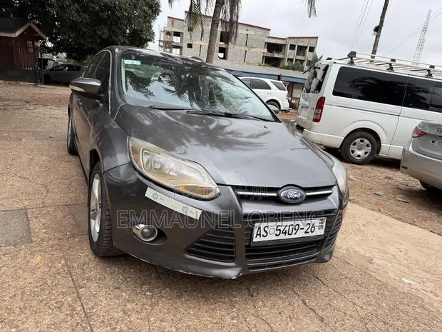 Ford Focus 2015 Gray · Photo 1