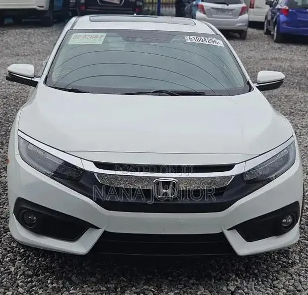 Honda Civic Touring 4dr Sedan (1.5L 4cyl) 2016 White · Photo 1