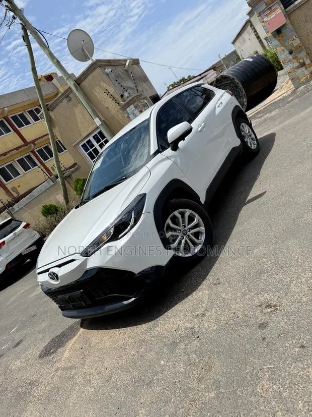 Toyota Frontlander 2.0 Petrol FWD 2025 White · Photo 1