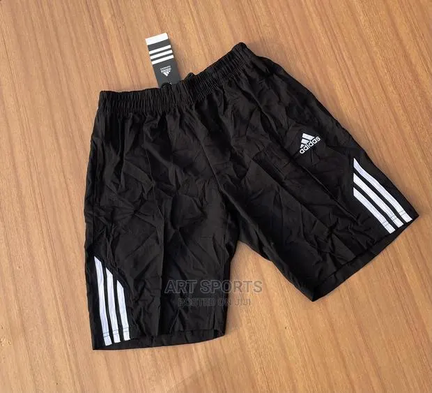 Adidas Shorts · Photo 1