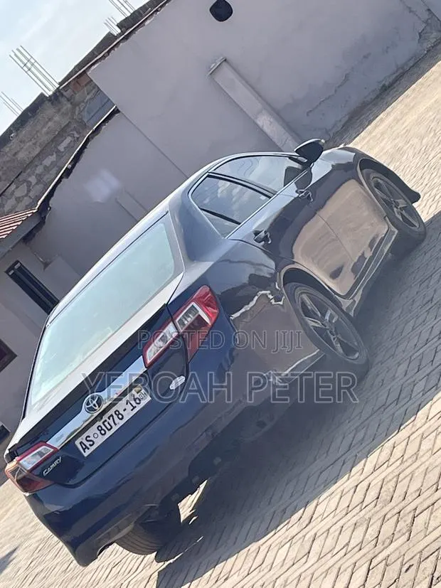 Toyota Camry 2014 Blue · Photo 1