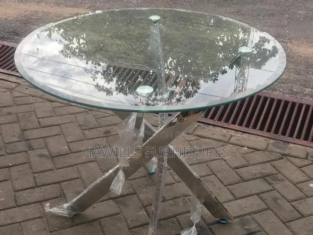 Side Table · Photo 1