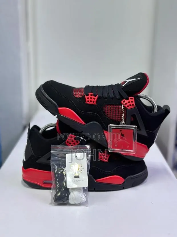 Jordan 4 Red and Black · Photo 1