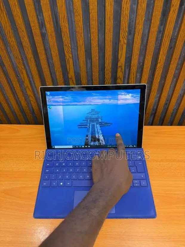 Laptop Microsoft Surface Pro 7+ 8GB Intel Core i5 SSD 256GB · Photo 1