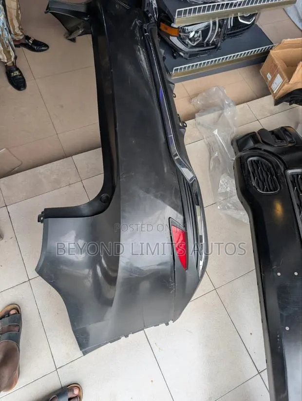 Lexus Rx350 Rx 350 2020,2021,2022 Complete Back Bumper · Photo 1