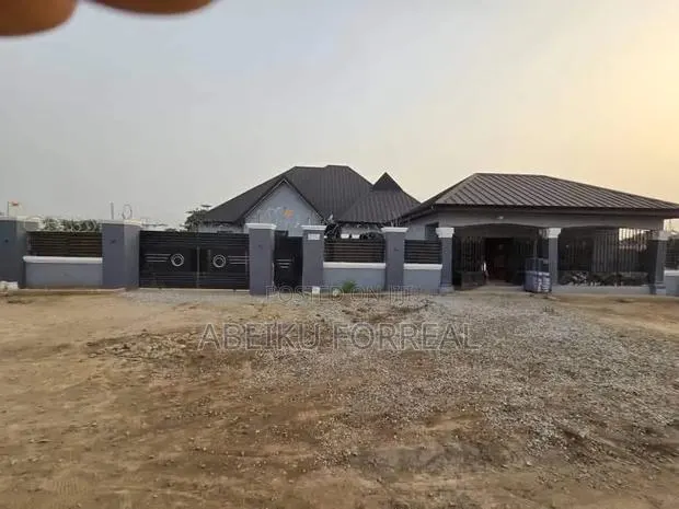 6bdrm House in Sunyani Municipal for sale · Photo 1