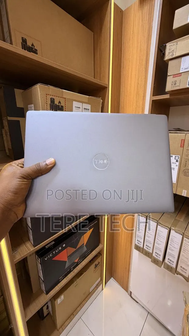 New Laptop Dell Latitude 7450 32GB Intel Core Ultra 5 SSD 256GB · Photo 1