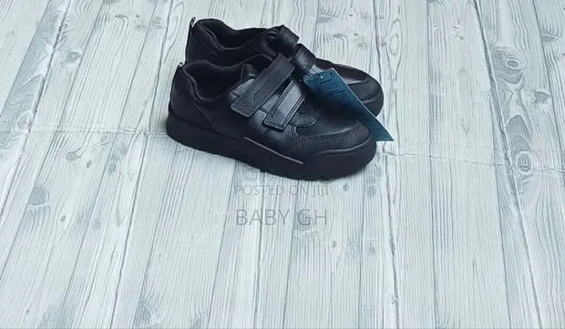 School Shoe · Photo 1