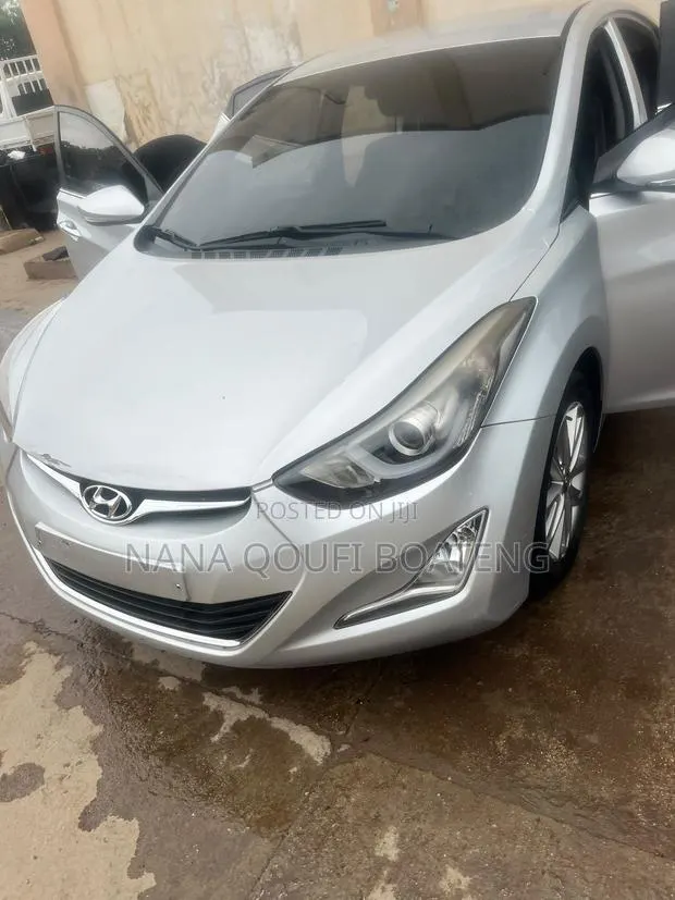 Hyundai Elantra SE 4dr Sedan (1.8L 4cyl 6A) 2015 Silver · Photo 1