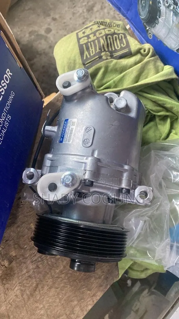 Nissan Navara AC Compressor 3legs · Photo 1