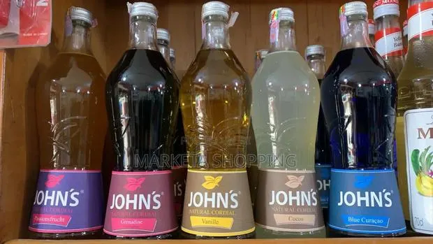 John's Natural Cordial 70cl · Photo 1