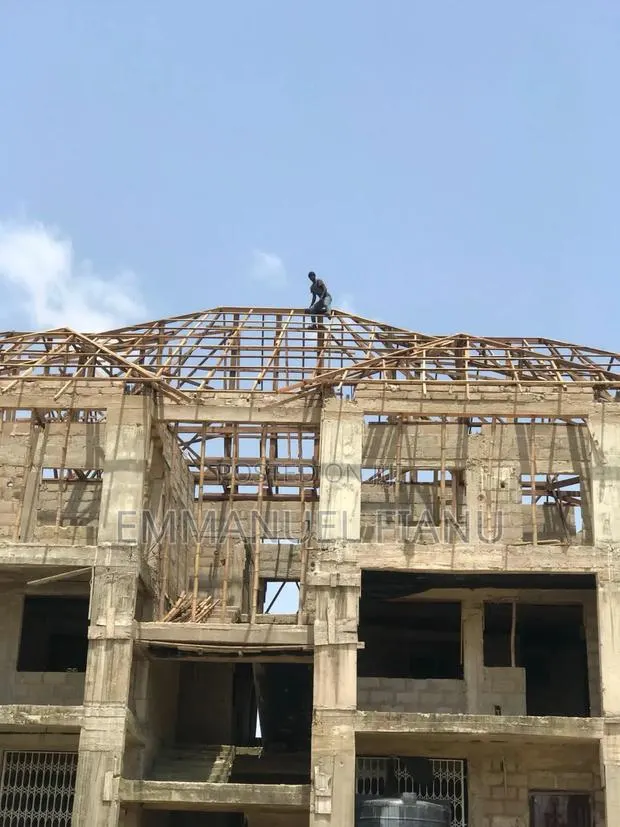 Expert Carpenter Roofing or Flowing Content or Whatsapp Me · Photo 1