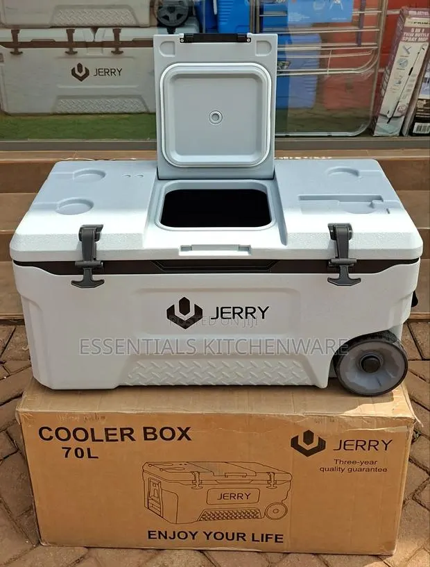 Jerry 70L Heavy-Duty Ice Chest · Photo 1