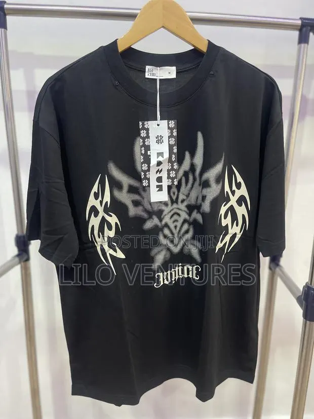 High Quality T-Shirt · Photo 1