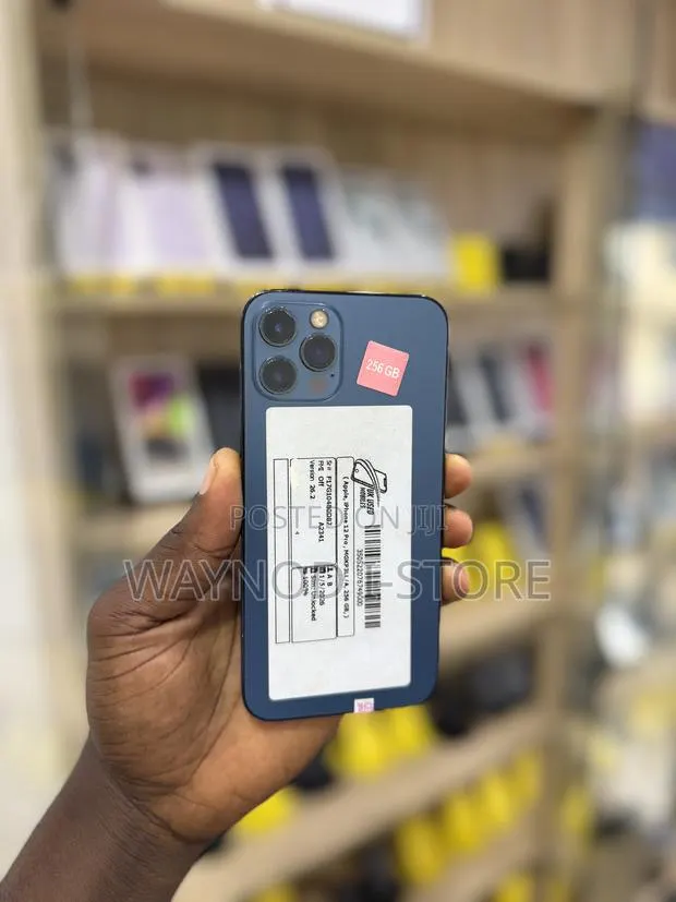 Apple iPhone 12 Pro 256 GB Blue · Photo 1