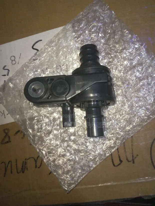 Toyota Rav4 2016 Coolant Valve Sensor Original · Photo 1