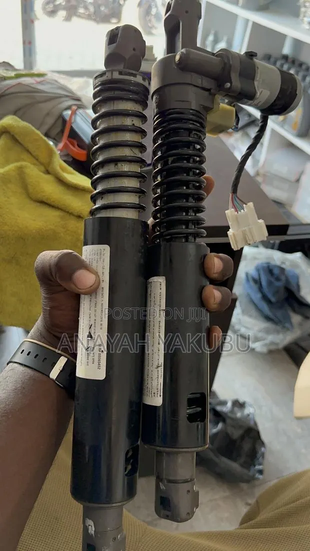 2018-25 Acura RDX Boot Shocks · Photo 1