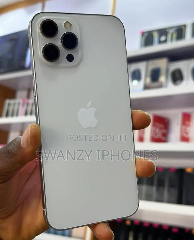 Apple iPhone 12 Pro Max 128 GB White · Photo 3