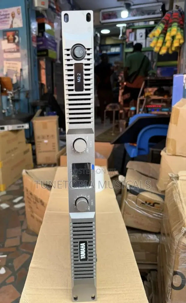 Yamaha M2.2 2channel Professional Digital Power Amplifier · Photo 1