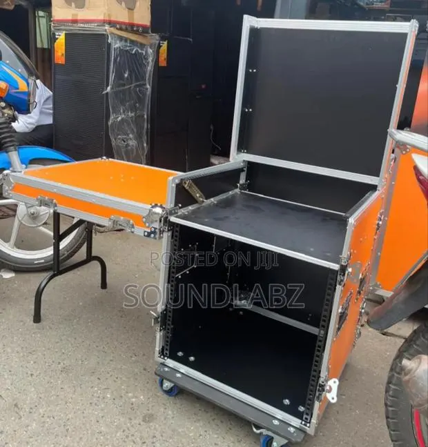 18u Amplifier Rack (Flight Case) · Photo 1