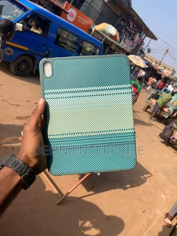 Premium iPad Case · Photo 1