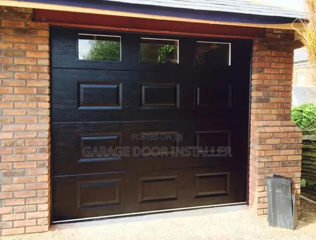 Automatic Garage Door · Photo 1