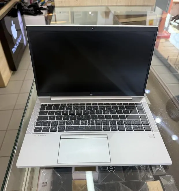 Laptop HP EliteBook 845 G7 16GB AMD Ryzen 5 SSD 256GB · Photo 1