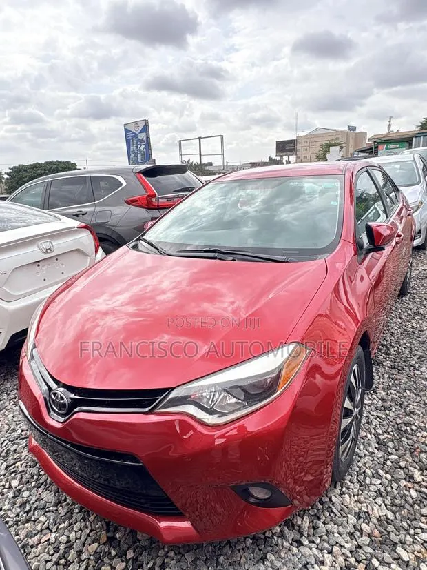 Toyota Corolla LE Eco 4dr Sedan (1.8L 4cyl CVT) 2016 Red · Photo 1