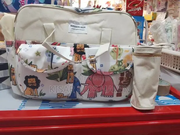 Cute and Simple Baby Diaper Bag · Photo 1